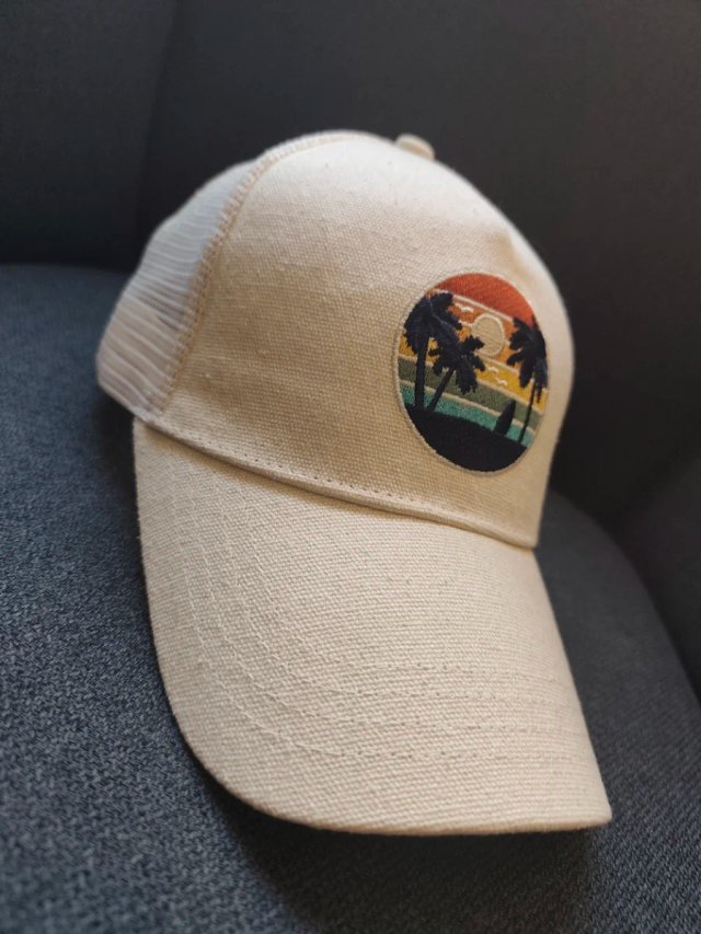 Gorra con Bordado flow playa