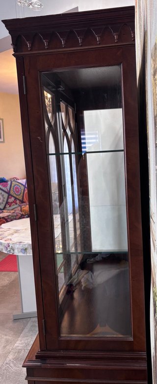 Vitrina aparador de madera con puertas