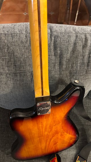 Fender Squier Jaguar classic vive 70s como nueva