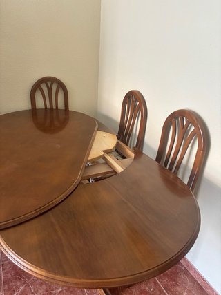 Mesa de comedor ovalada con 6 sillas