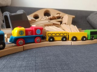 Tren madera IKEA con vagones