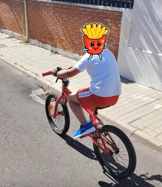 Bicicleta BMX roja niño