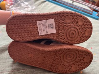 Zapatillas deportivas beige y rosa