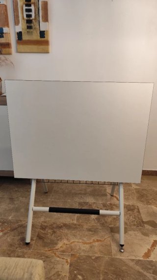 Mesa blanca dibujo técnico - inclinable y elevable