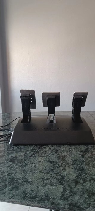 Thrustmaster T300RS + T3PA Pedales PS5 PS4 PC