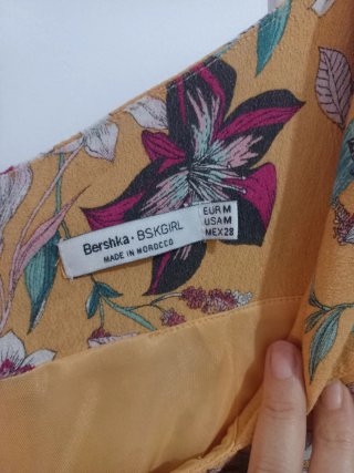 Mono corto Bershka estampado floral