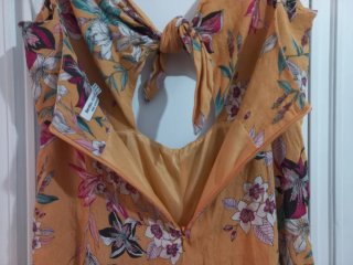 Mono corto Bershka estampado floral
