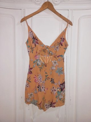 Mono corto Bershka estampado floral