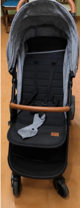 Silla de paseo gris de la marca kinderkraft