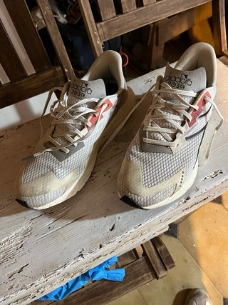 Scarpe Diadora Mythos Volo 4 Beige/Rosse