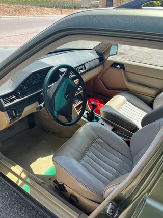 Mercedes-Benz W124  1986