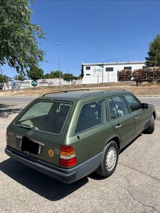Mercedes-Benz W124  1986