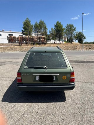 Mercedes-Benz W124  1986
