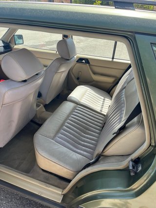 Mercedes-Benz W124  1986