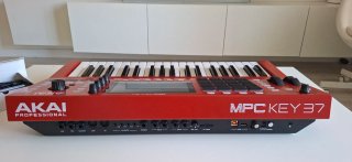 Akai MPC KEY 37 Rojo