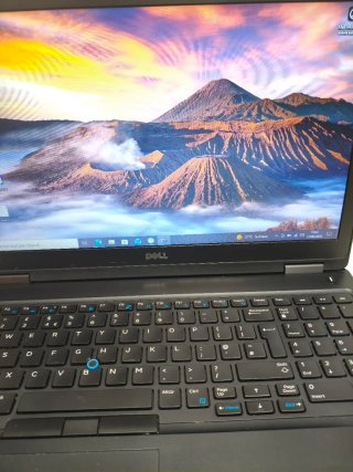 Portátil Dell Latitude 5580 Negro/Gris
