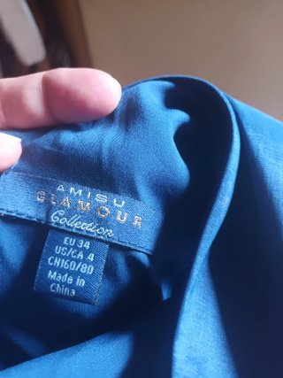 Vestido azul con pedrería
