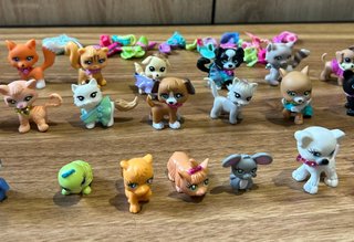 Lotto 29 Sparkling Eyes Pets 2004-2005 + Accessori