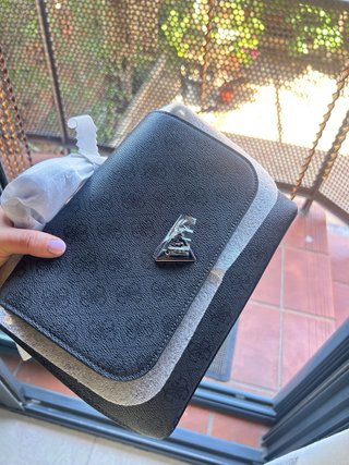 Bolso Guess Negro y Plateado Nuevo