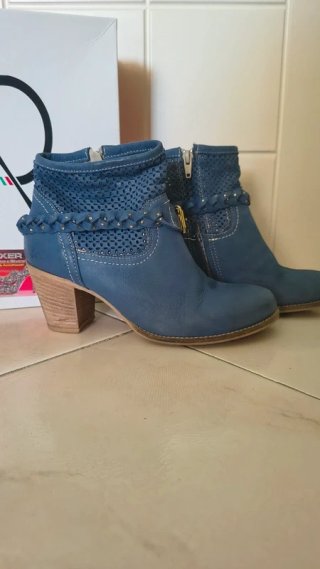 Stivaletti estivi in pelle blu