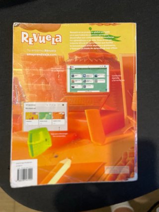 Libro Geografia e Historia español Revuela