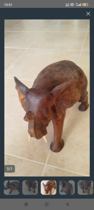 Elefante de madera tallado