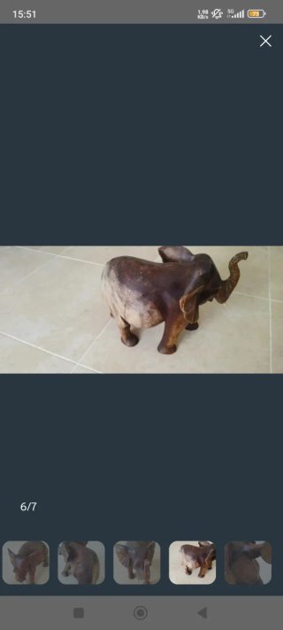 Elefante de madera tallado