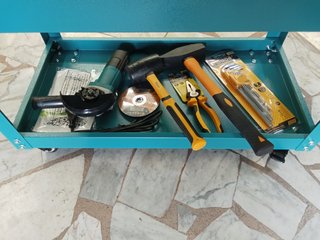 Carrello officina con set attrezzi