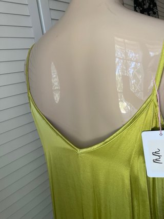Vestido largo satén pistacho talla única