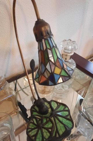 Lampada da tavolo/scrivania stile Tiffany in vetro multicolore