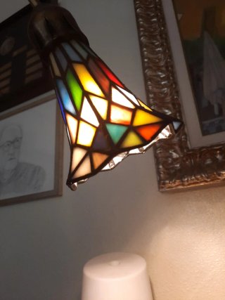 Lampada da tavolo/scrivania stile Tiffany in vetro multicolore