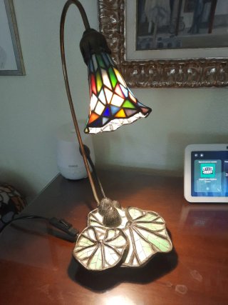 Lampada da tavolo/scrivania stile Tiffany in vetro multicolore