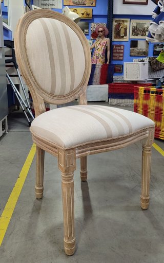 CUATRO SILLAS DE COMEDOR