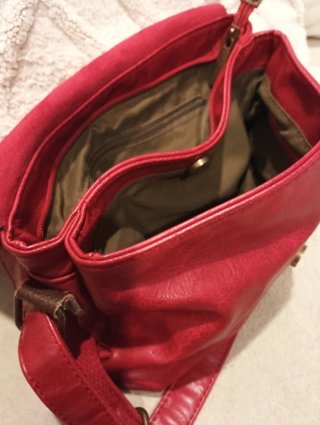 Bolso de colgar rojo