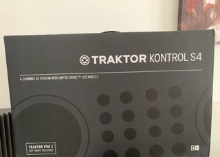 Native Instruments Traktor Kontrol S4 MK3