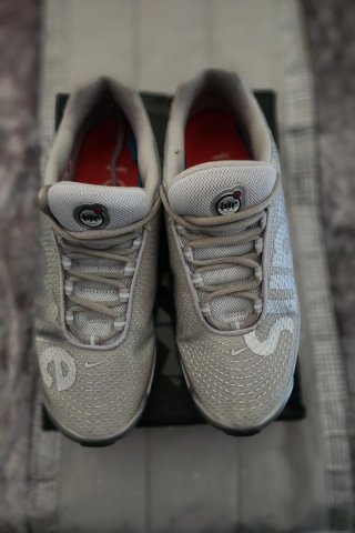 Nike Air Max Plus Supreme Plata Roja
