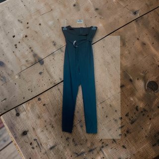 Pantalón negro con cinturón