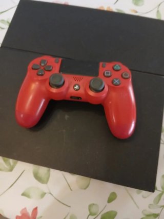 Consola PS4 500gb con mando y juegos FIFA 25 y F1