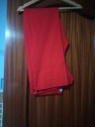 Pantalón rojo