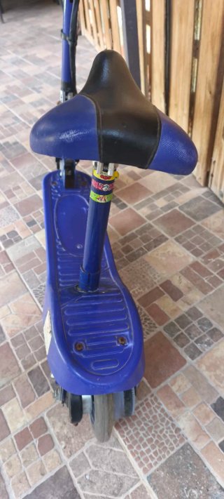 Patinete eléctrico CR-Bike azul