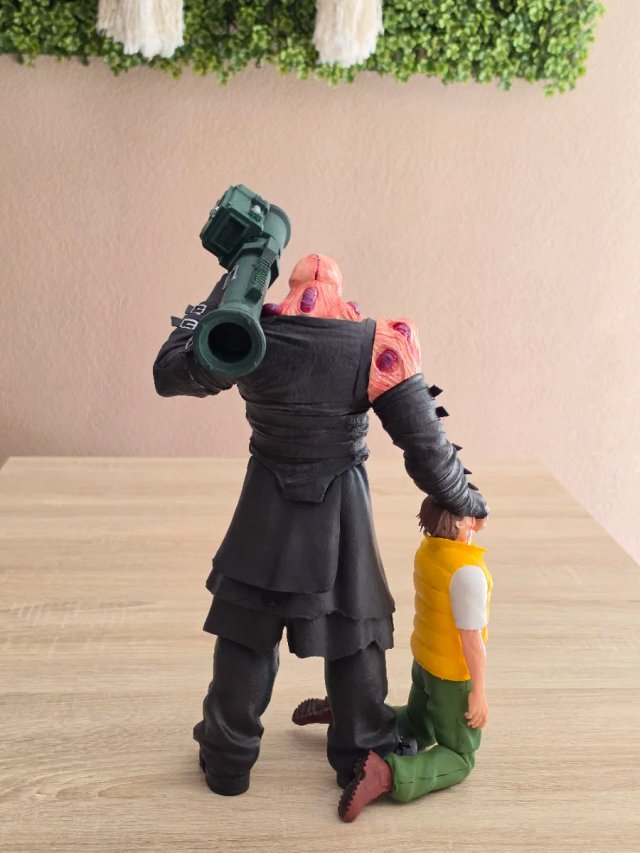 Figura Némesis 40cm Resident Evil