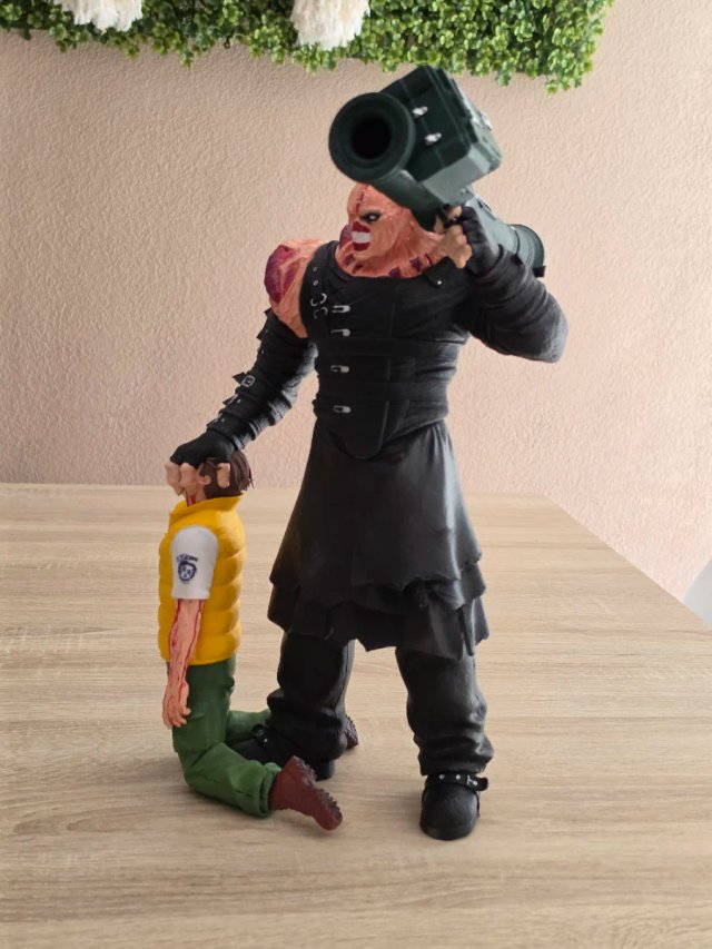 Figura Némesis 40cm Resident Evil