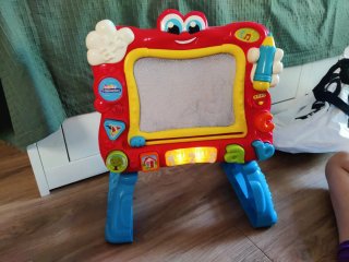 Pizarra musical magnética Clementoni para bebés