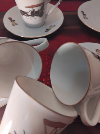 Set di Tazze e Piatti Vintage