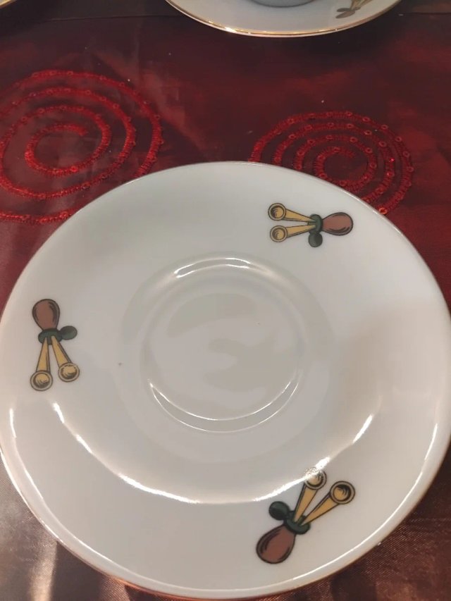 Juego de Tazas y Platos Vintage.