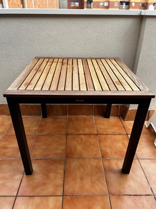 Mesa de jardín madera y metal