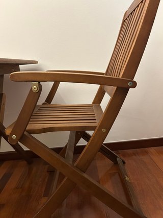 Conjunto mesa y sillas plegables madera