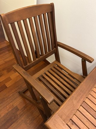 Conjunto mesa y sillas plegables madera