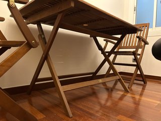 Conjunto mesa y sillas plegables madera