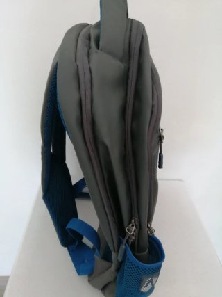 Mochila Boomerang gris y azul
